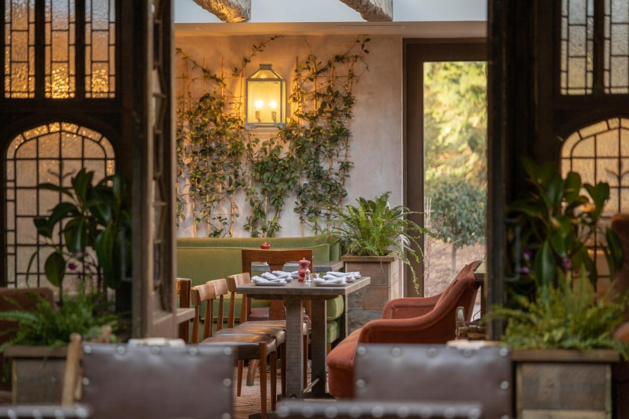威特尼 The Double Red Duke, Cotswolds酒店 外观 照片
