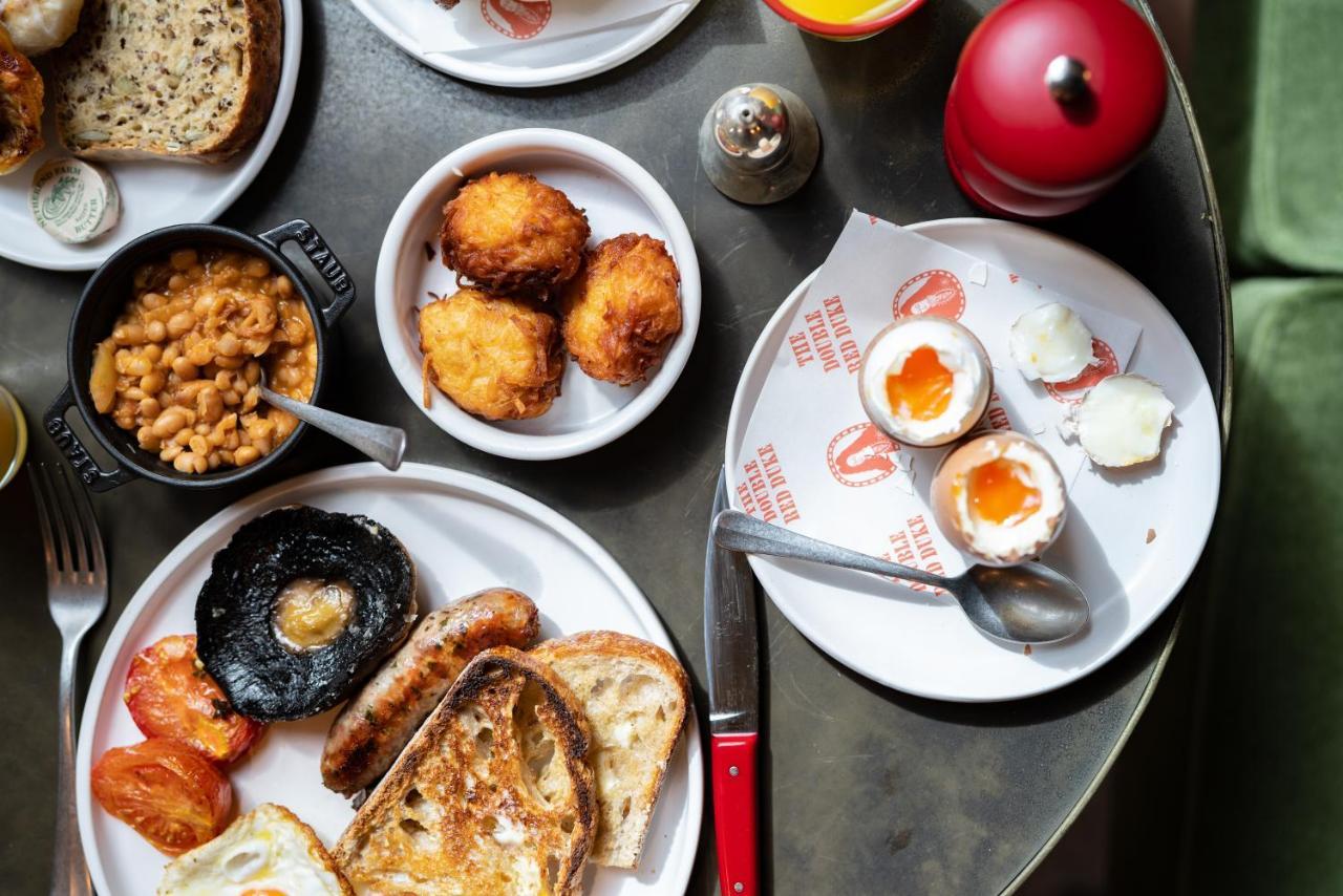 威特尼 The Double Red Duke, Cotswolds酒店 外观 照片