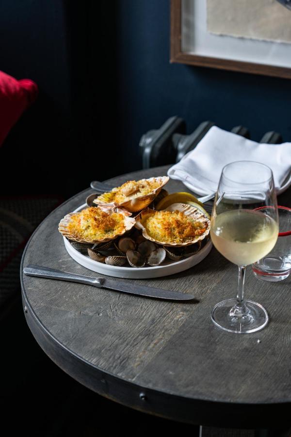 威特尼 The Double Red Duke, Cotswolds酒店 外观 照片