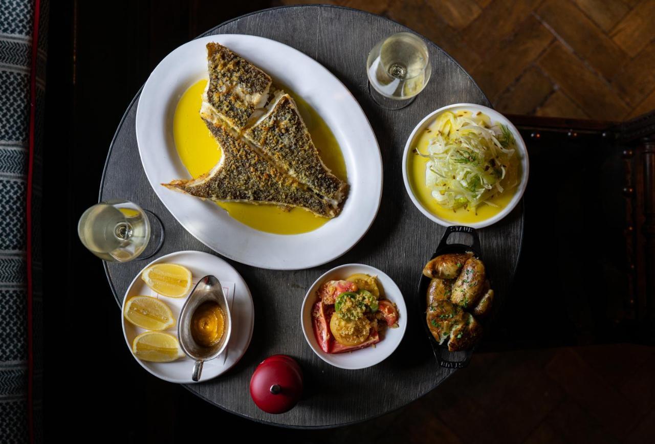 威特尼 The Double Red Duke, Cotswolds酒店 外观 照片