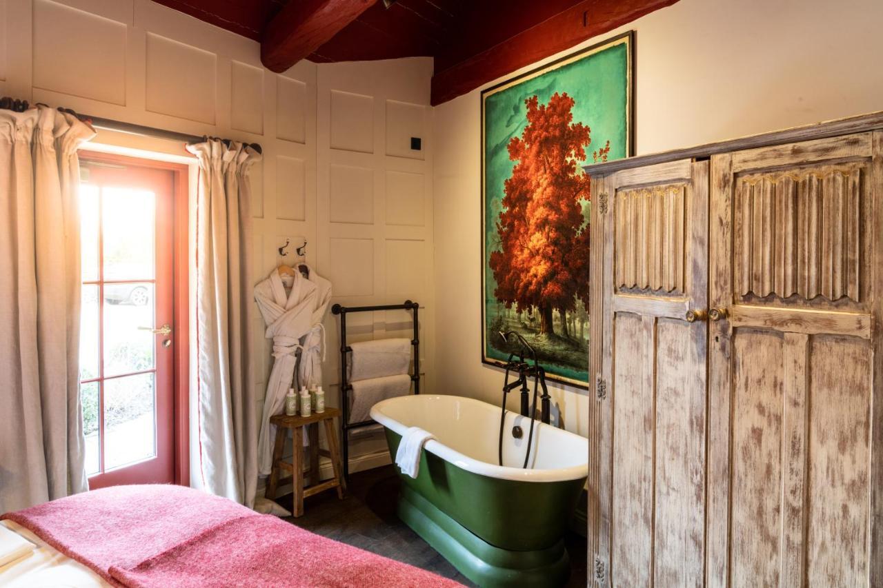 威特尼 The Double Red Duke, Cotswolds酒店 外观 照片