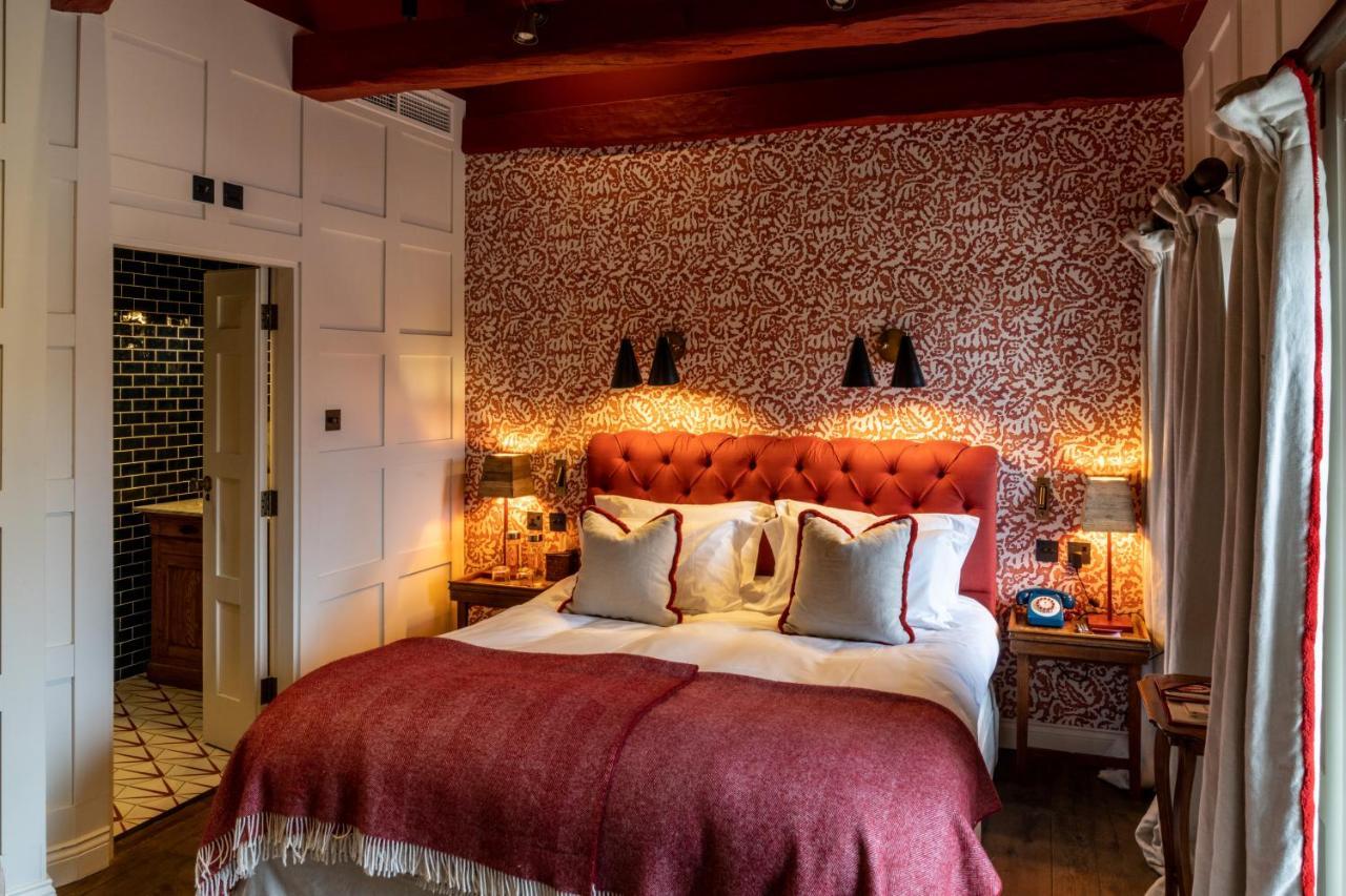 威特尼 The Double Red Duke, Cotswolds酒店 外观 照片