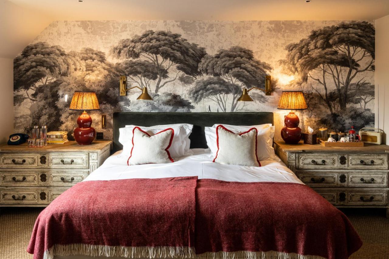 威特尼 The Double Red Duke, Cotswolds酒店 外观 照片