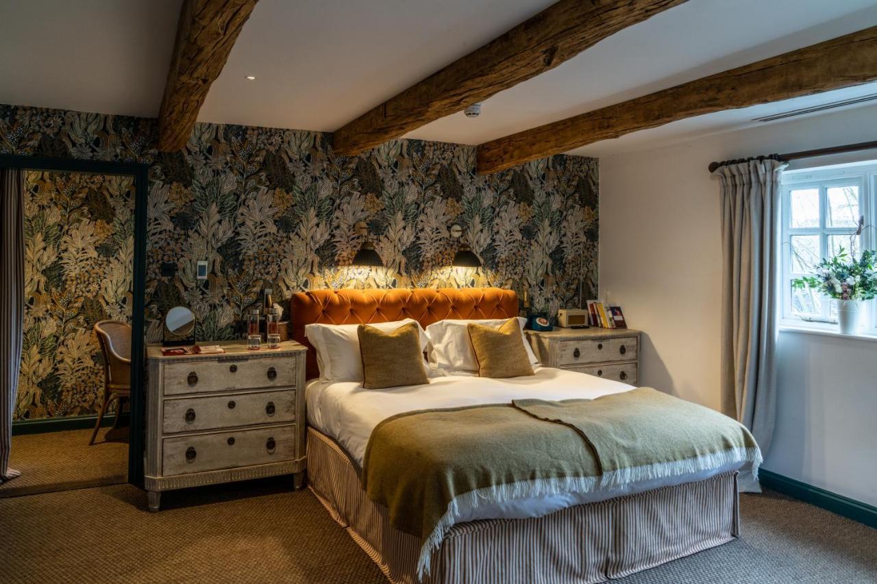 威特尼 The Double Red Duke, Cotswolds酒店 外观 照片