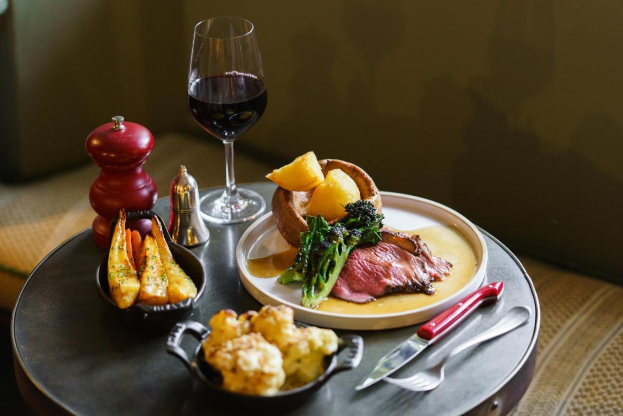 威特尼 The Double Red Duke, Cotswolds酒店 外观 照片